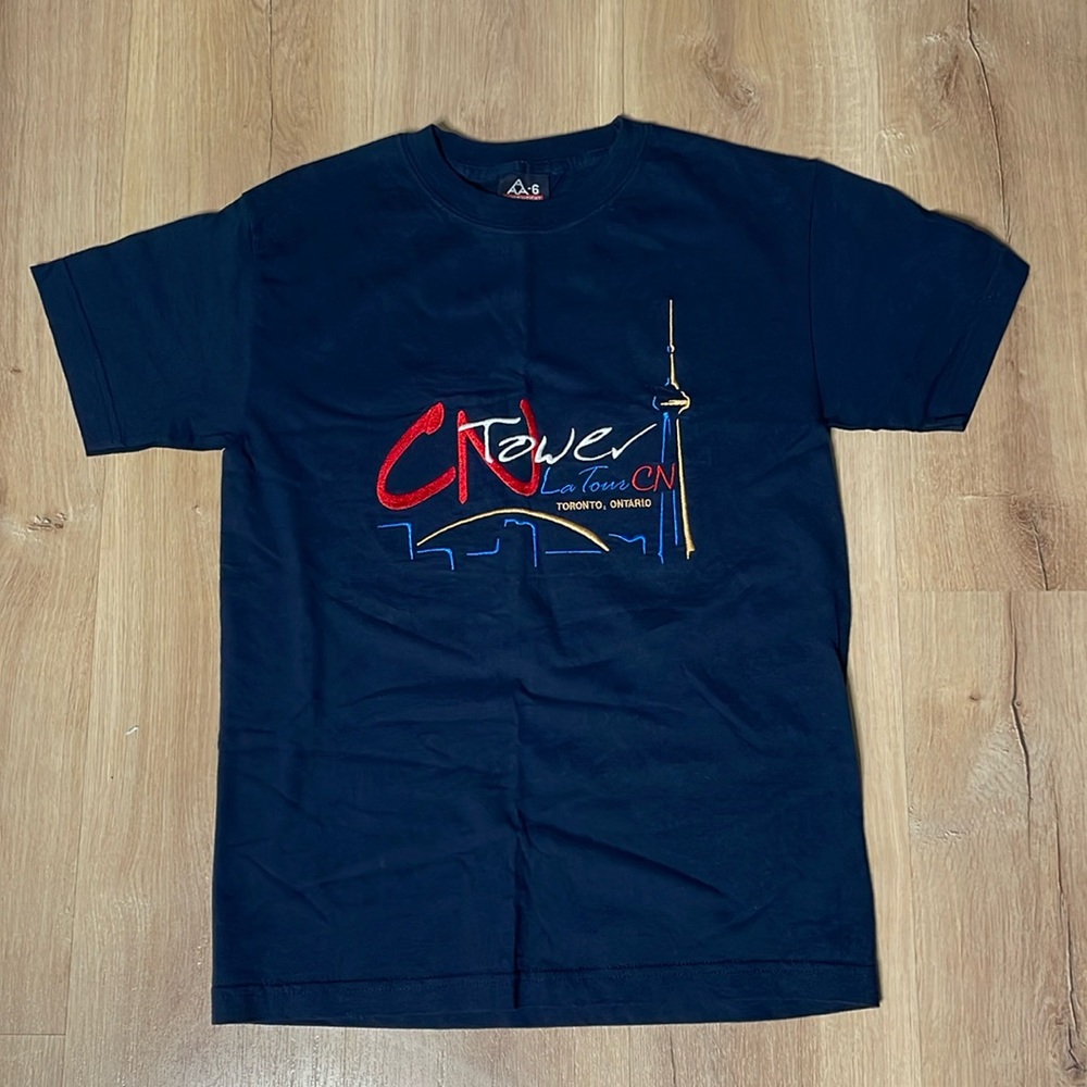 Vintage Toronto CN Tour T Shirt. Navy‎ Blue. Size Small. EUC.